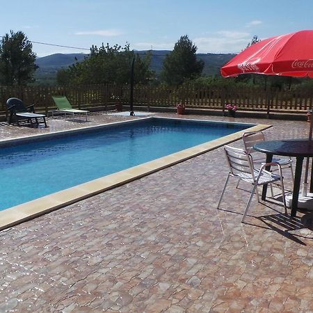 Hotel Restaurant Cau Blanch Useras Екстер'єр фото